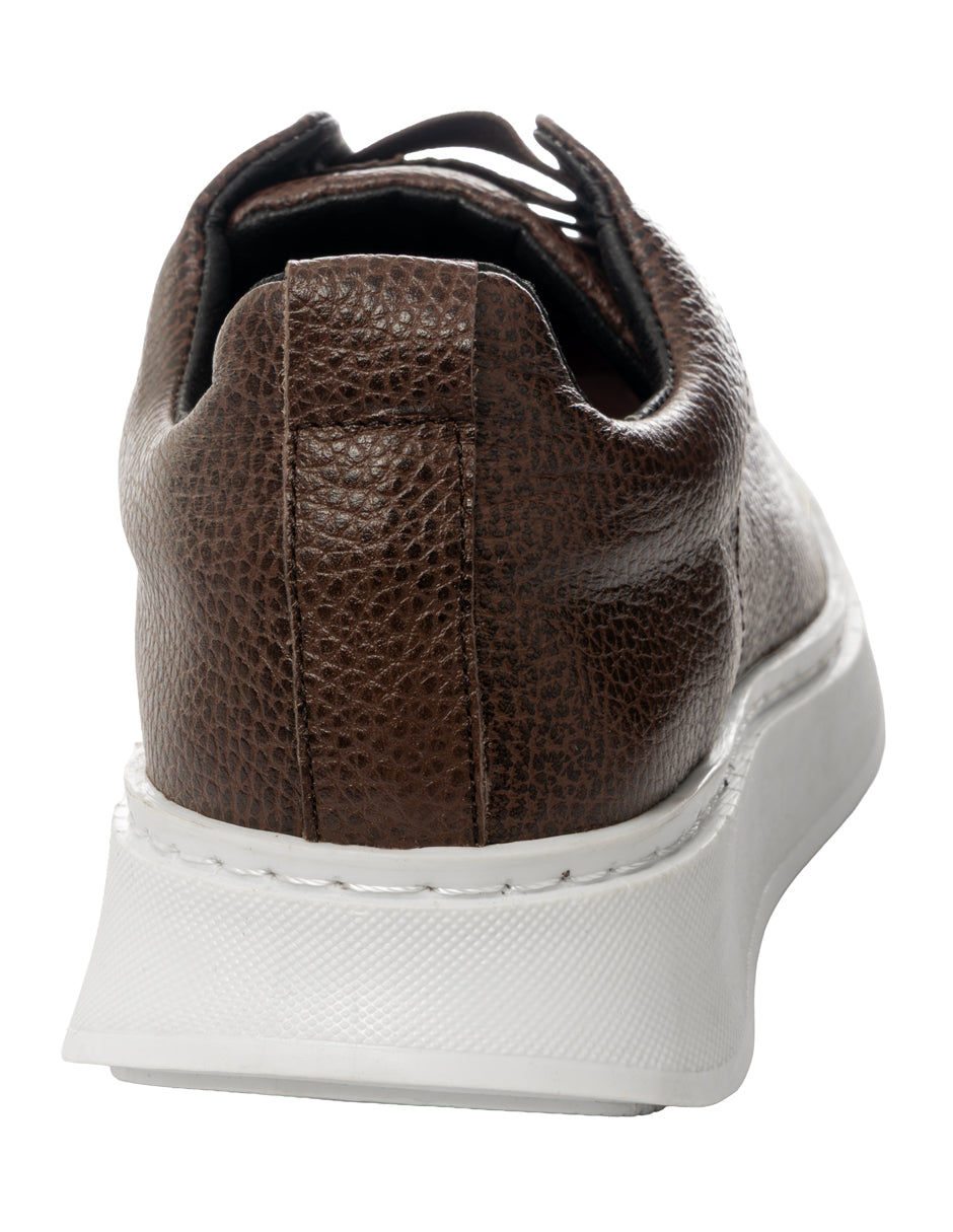 Tenis Casuales de Piel Serrod color Café Brochuelo